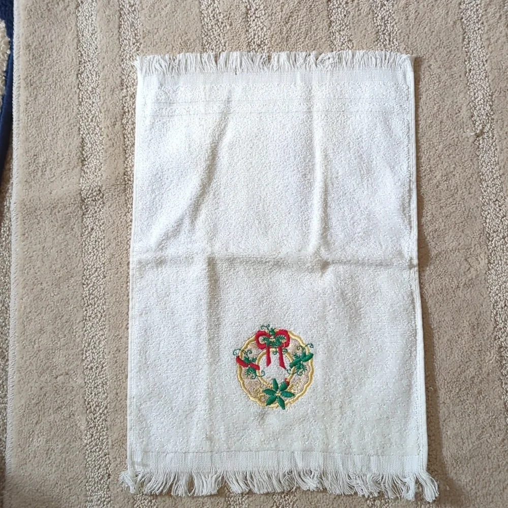 Embroidered Fingertip Holiday Hand Towels Set of 2